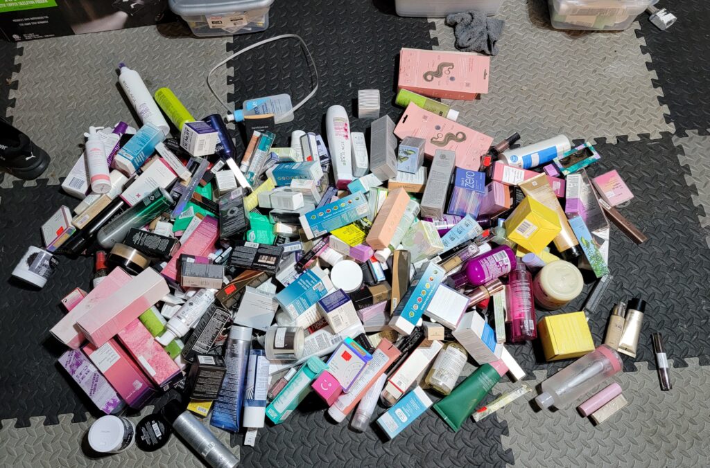 A mum earning up to £3,000 a month dumpster diving is funding a lavish Christmas waterpark holiday for her kids by reselling brand new goods rescued from bins.