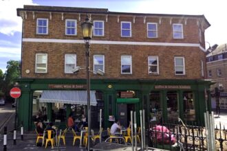 Independent cafe Brown and Green offers free coffee in Crystal Palace to rally locals against the opening of a Gail’s bakery as residents show support for small businesses.