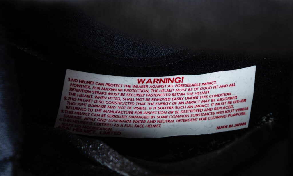 Lewis Hamilton’s rare McLaren Mercedes helmet heads to auction for £105,000, giving fans a unique chance to own iconic F1 history inspired by Ayrton Senna.