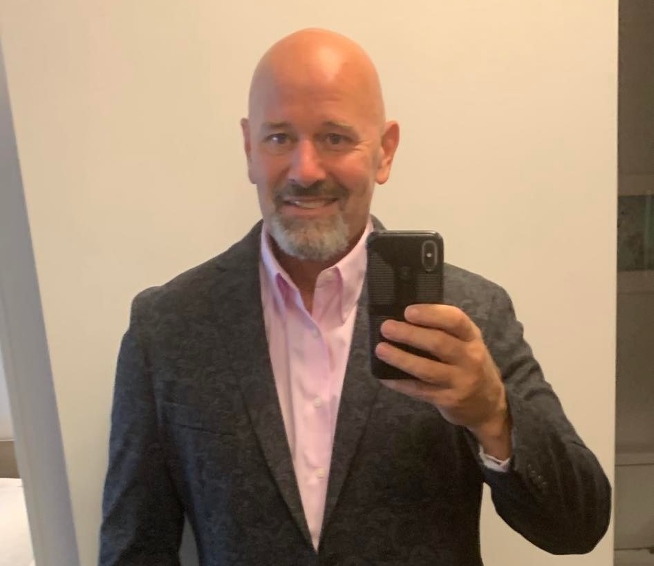 A neurologist warns diet soda could raise dementia risk by 290% and stroke by 300% citing long term studies and urging people to switch to water or tea to protect brain health.