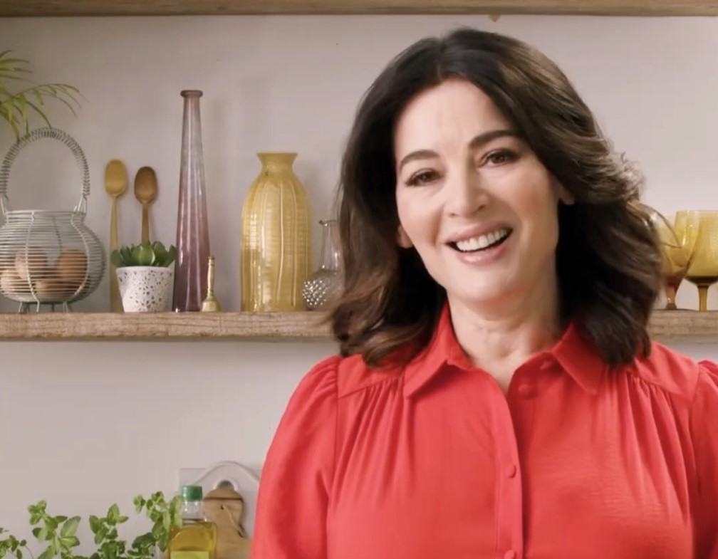 Nigella Lawson urges Brits to revive retro 70s devilled eggs for Christmas praising them as unbeatable party food while fans share nostalgic reactions to the TV cook’s latest festive throwback.