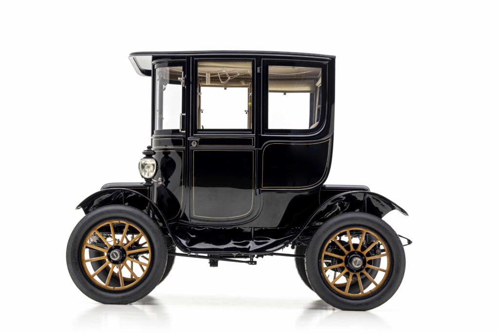 A 1912 Baker Electric Model V one of the world’s earliest electric cars is heading to auction for £375,000 celebrated for its design history and meticulous restoration.