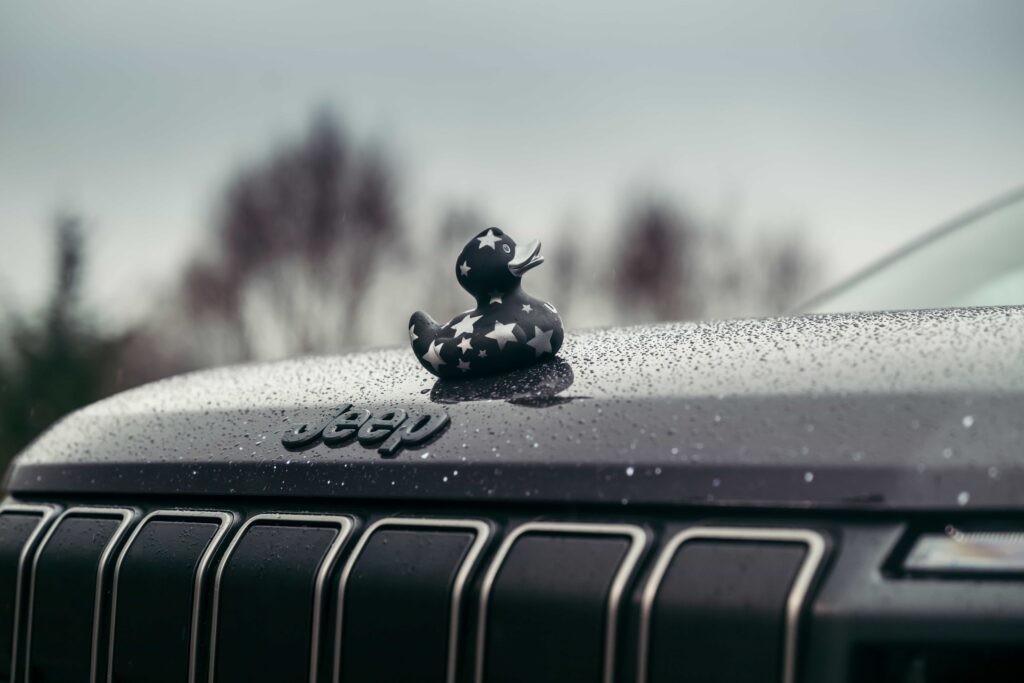 A one off £35,000 Jeep Avenger Stargazer concept features a roof mounted telescope, stargazing gear and cosmic themed design to help Brits explore the night sky and cut light pollution.