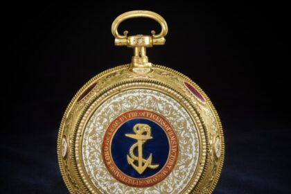 A unique gold Victory Watch gifted to Admiral Lord Nelson weeks before Trafalgar goes on sale with Sothebys and could fetch up to £400000 after two centuries of history.