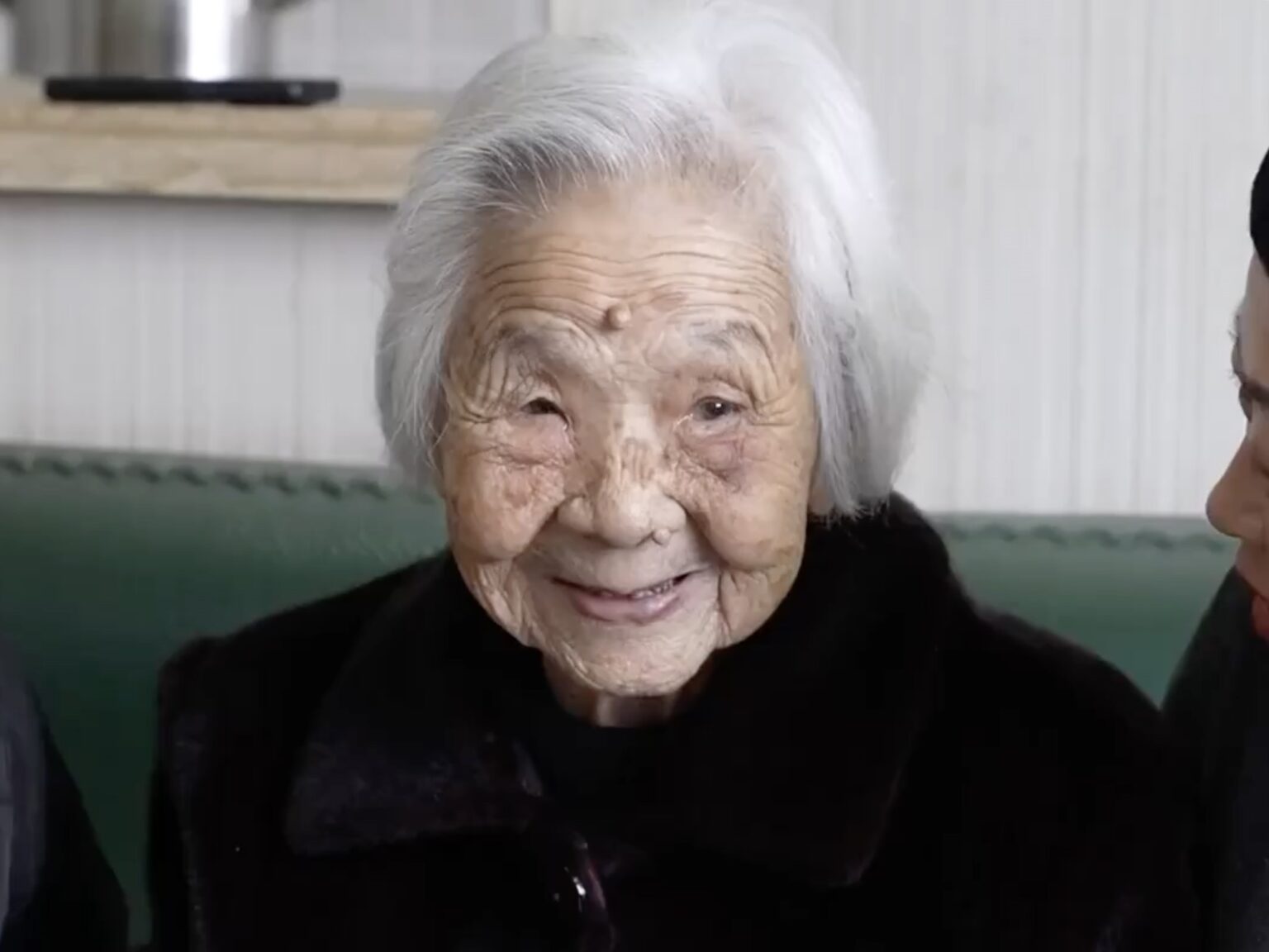 101-year-old night owl stays up until 2am watching TV and eating crisps, claiming it's her secret to longevity. Chinese woman still has full set of teeth and wakes at 10am.