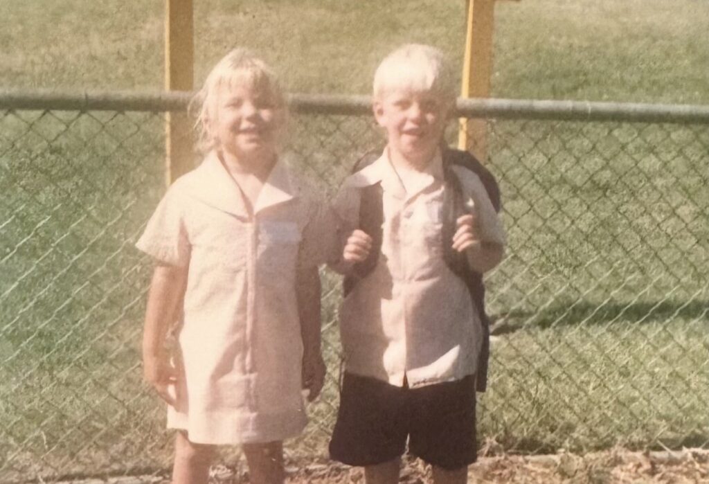 Two deaf friends communicate offline in pool without cochlear implants - viral video with 4.7m views shows Cassandra and Dylan using lip reading and gestures.