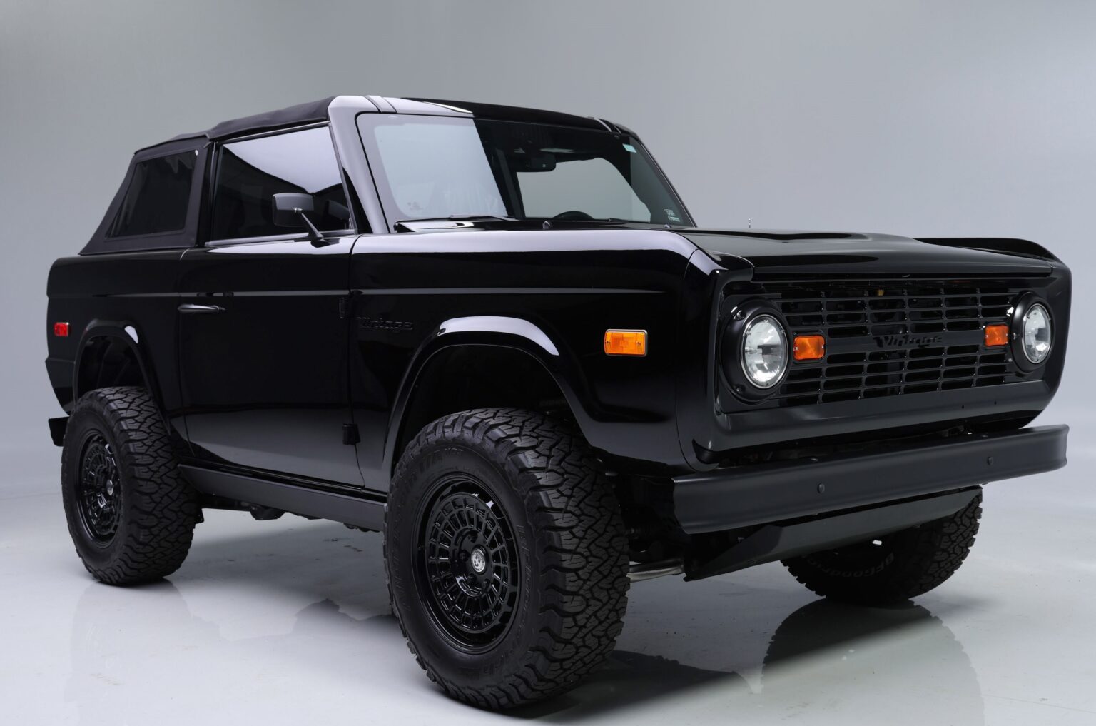Kevin Hart’s custom-designed 2024 Ford Bronco is hitting auction blocks, with the Hollywood star’s one-off V6 motor expected to sell for well into six figures