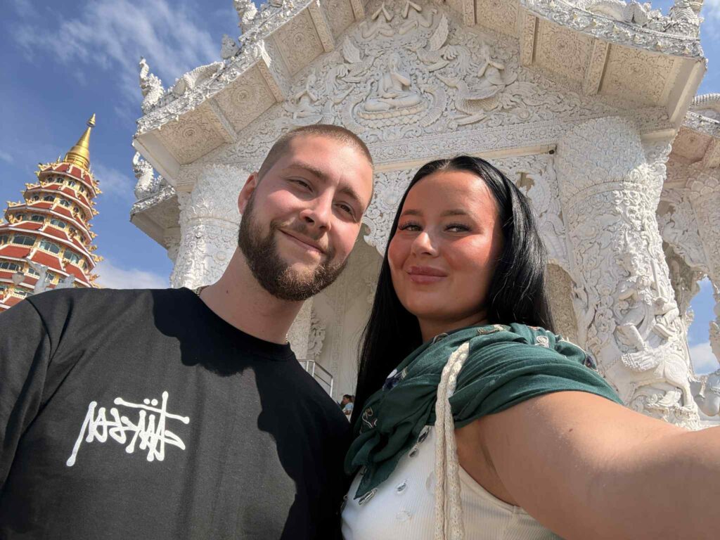 Middle seat passenger sparks debate after filming a mid flight clash, claiming pain as a neighbour used her hip as an armrest, reigniting calls for bigger airline seats