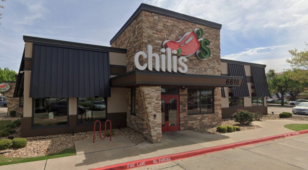 Ana Garza, 23, ordered fried mozzarella at Chili's Austin but got completely hollow breadcrumbs - no cheese inside. 11m views as oil was too hot and cheese exploded out.