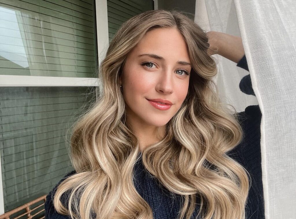 Hot trad wife shares daily routine of cooking, cleaning and staying home while husband works and pays for everything. She plans to homeschool future children.