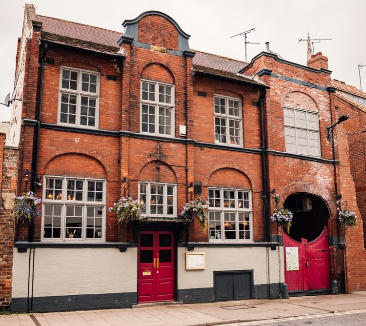 Jason Momoa drops into York's Whippet Inn for a 750g steak and local Osprey beer. The Aquaman star charmed staff, remembered names and vowed to return.