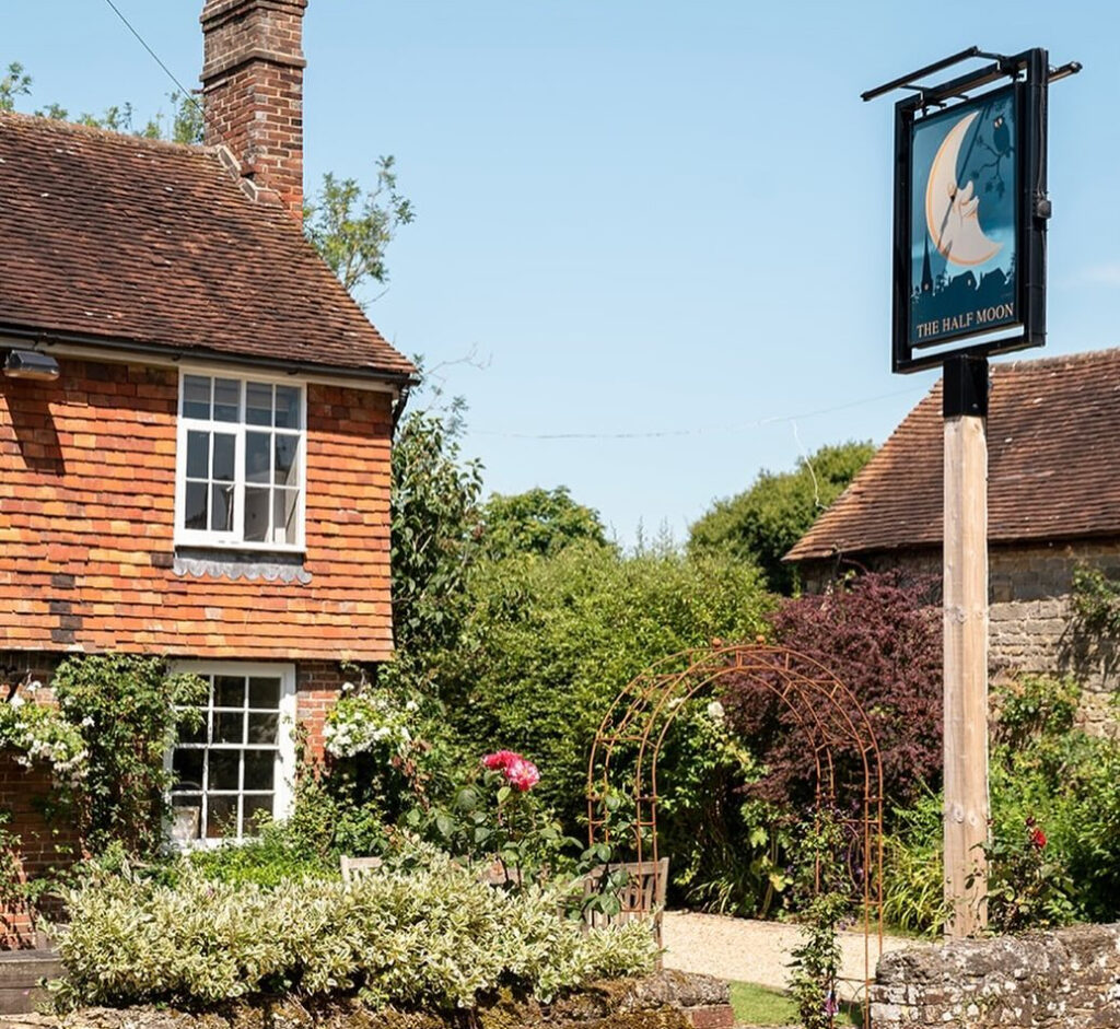 Jodie Kidd’s pub sells out a £65 Valentine’s four course dinner with champagne, wagyu and truffles, proving romance is pricey at the celeb run Half Moon pub this Feb!!