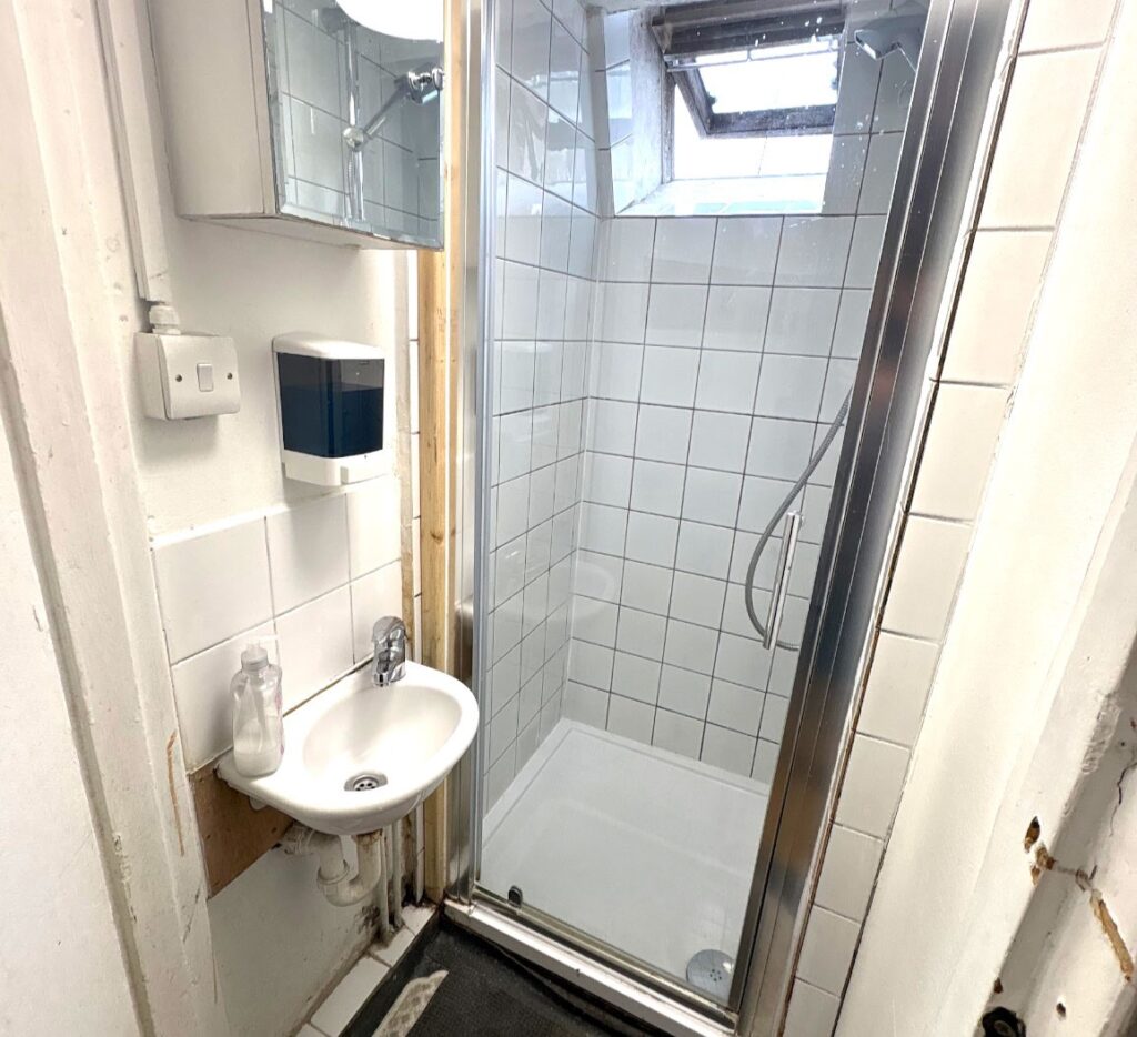 Spencer Hewins, 24, books London hostel for £6.05 - less than a pint. Bell House near Regent's Park saved him hundreds on stay. Video hits 620,600 views.