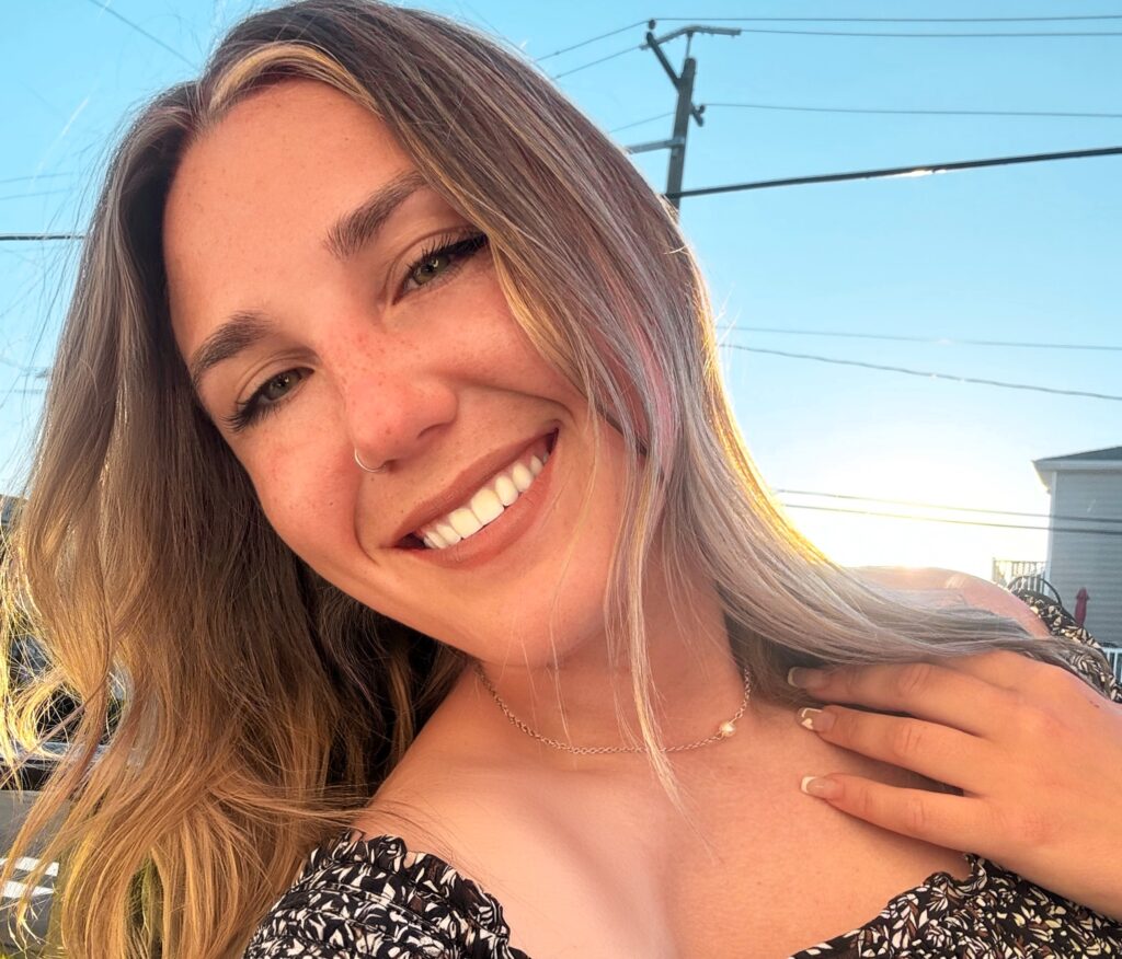 A woman who has been mistaken for Amanda Bynes since childhood is sending fans into a nostalgia spiral - and even the Hollywood star herself has noticed her uncanny lookalike online.