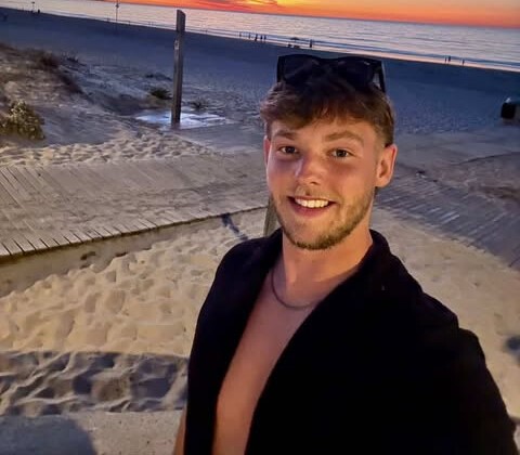 Tourists are stunned after a £10 overnight stay in central London reveals packed bunk beds, shared showers and reactions comparing it to prison but praising the price.