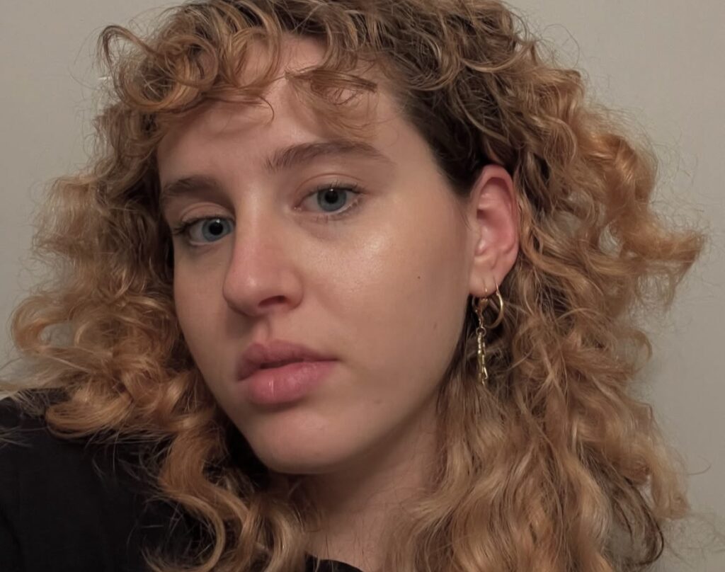 Tenant Maggie Poost, 25, reports small bath leak to landlord. Plumber demolishes entire bathroom without warning and dumps bathtub in garden. Video hits 1.5m views.