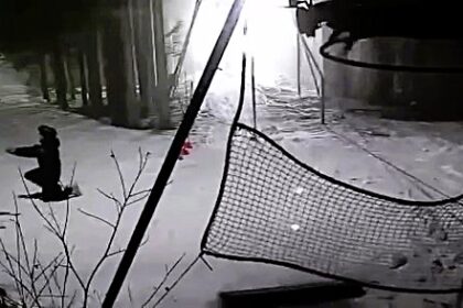 A surprise proposal captured on webcam at Kamianna Ski Resort shows a skier dropping to one knee at the summit, sparking a viral wave of congratulations