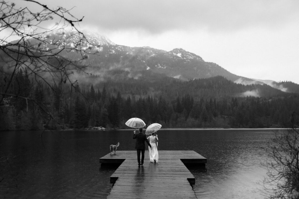 Junebug Weddings reveals 2026’s best engagement photos, with couples embracing cinematic backdrops from misty mountains to Lake Como for unforgettable romantic scenes