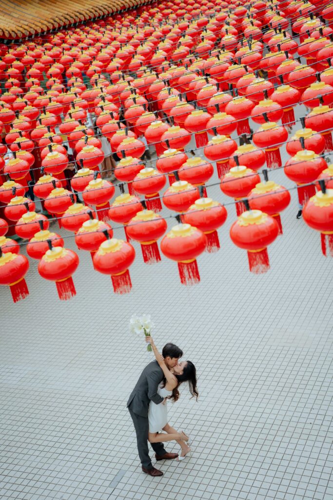 Junebug Weddings reveals 2026’s best engagement photos, with couples embracing cinematic backdrops from misty mountains to Lake Como for unforgettable romantic scenes
