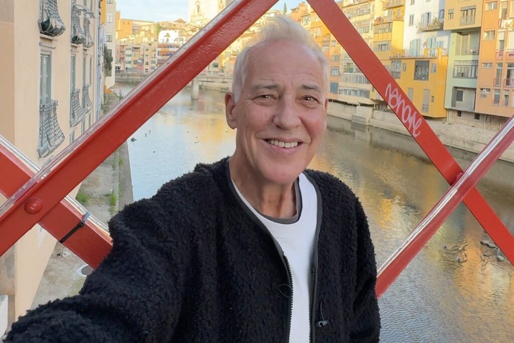 Former gameshow host Michael Barrymore enjoyed a cheerful shopping trip at Trago Mills, spending £50 and delighting fans who stopped him for hugs.
