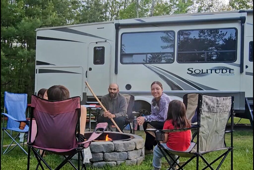 Family of five quit their jobs to live in an RV chasing the sun across America - spending under $1,000 a month on housing while their kids grow up exploring the country.