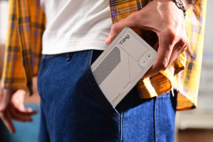 The world’s smallest supercomputer has been unveiled, a pocket-sized AI device powerful enough to run massive language models and perform advanced reasoning without cloud servers.