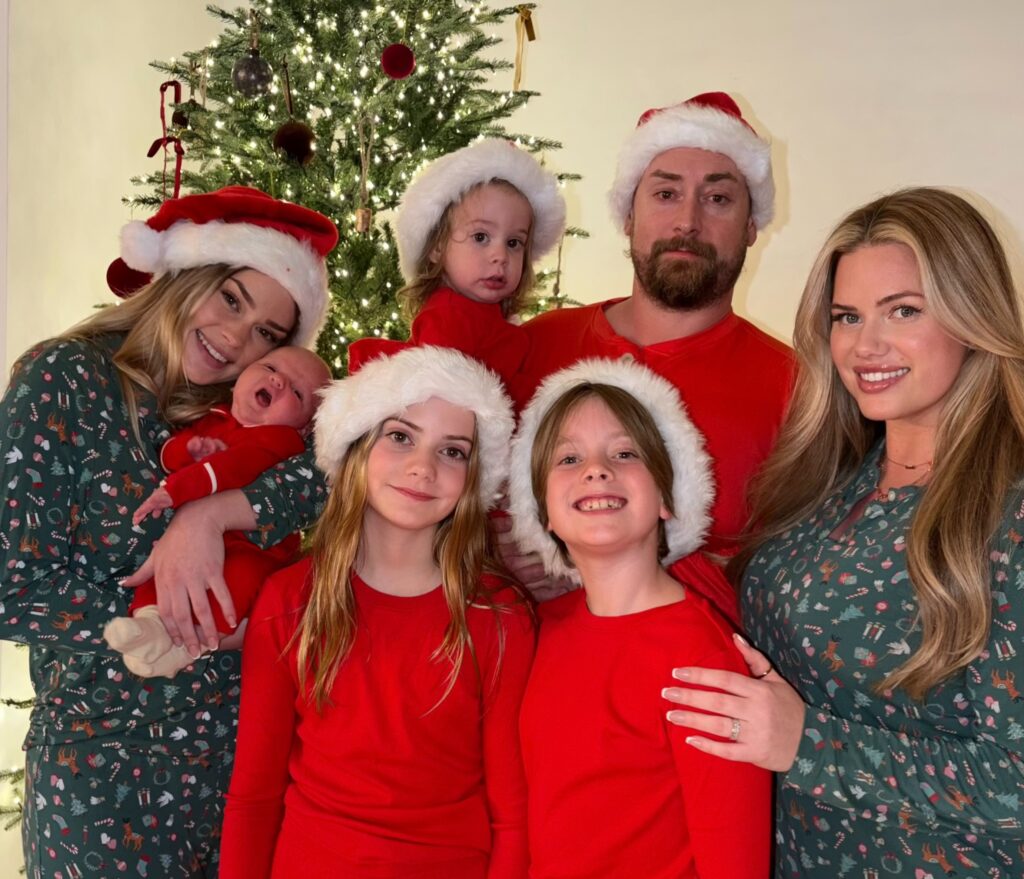 Woman who fell pregnant at 17 becomes a grandmother in her thirties - and still gets mistaken for her daughter's twin earning the title of world's hottest gran online.