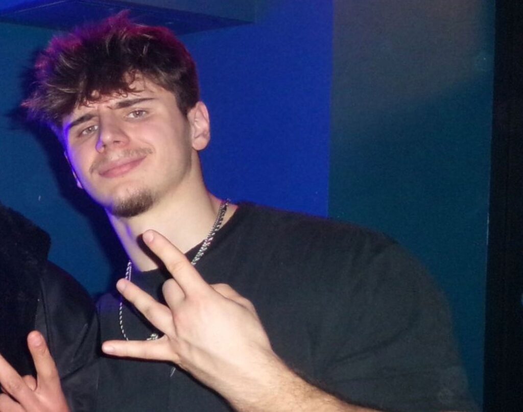 Akon stunned Dublin concertgoers by climbing into a giant inflatable bubble and crowd surfing across 3Arena, with footage of the hilarious stunt racking up 140,000 views online.