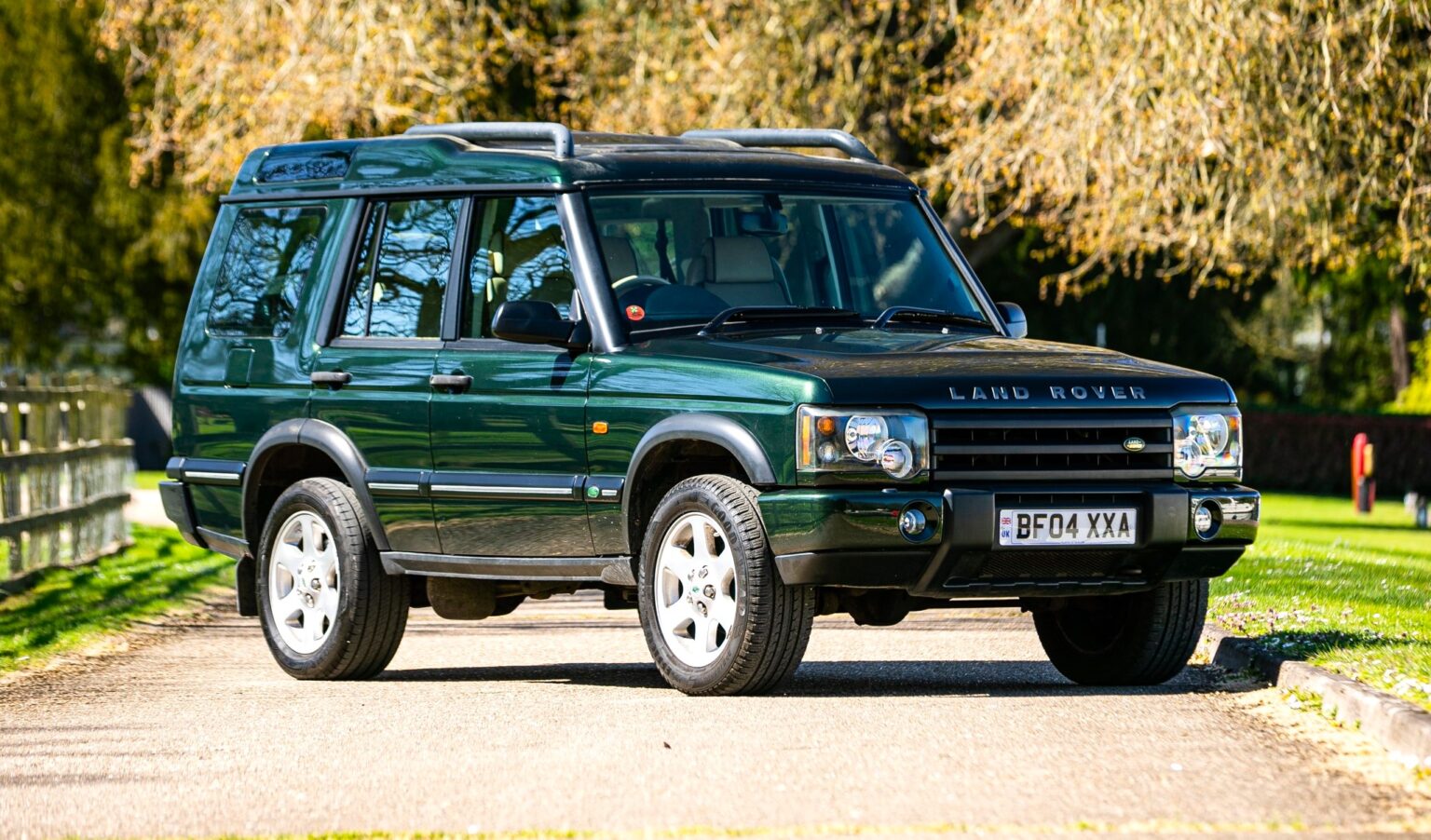 Chris Evans is selling his 22-year-old Epsom Green Land Rover Discovery for £18,000, a seven-seater family workhorse with just 62,743 miles and a full service history.