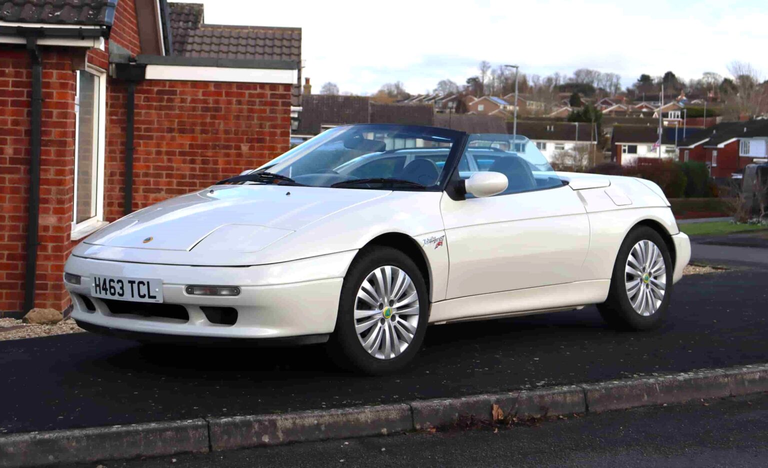 A 1991 Lotus Elan Turbo SE once owned by F1 star Johnny Herbert is heading to auction with a £14,000 estimate after a full restoration, including a £6,000 respray.