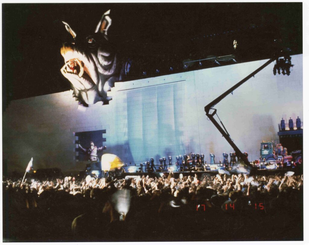 Two handwritten 1965 letters from Pink Floyd genius Syd Barrett, offering rare insight into his earliest creative years, are heading to auction with estimates of £10,000 each.