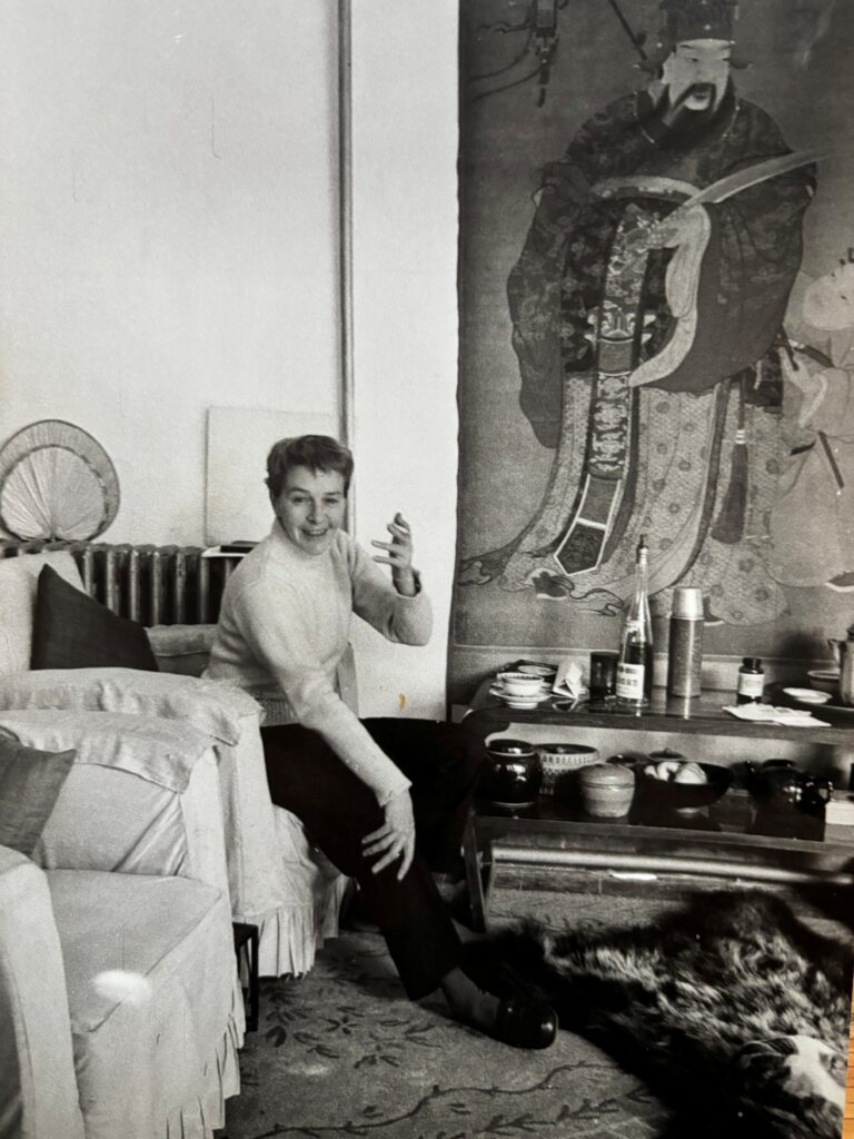 A British family discovered their communist grandmother's Chinese souvenir chest contained a £40,000 Imperial art collection, including a 230-year-old Qing dynasty dragon robe.