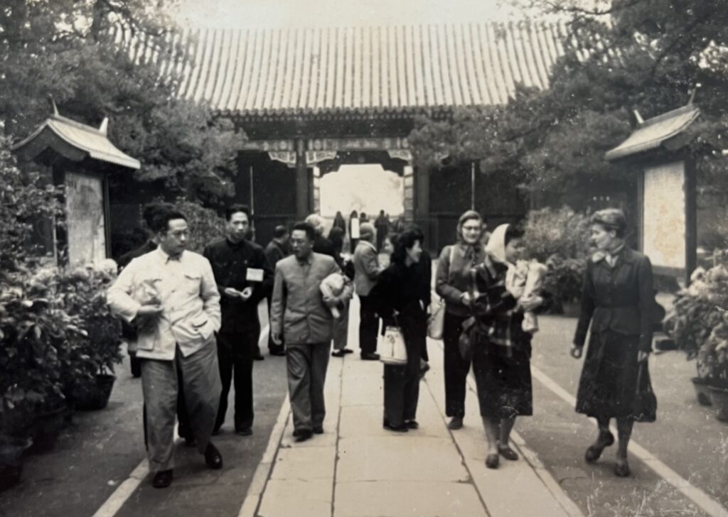 A British family discovered their communist grandmother's Chinese souvenir chest contained a £40,000 Imperial art collection, including a 230-year-old Qing dynasty dragon robe.