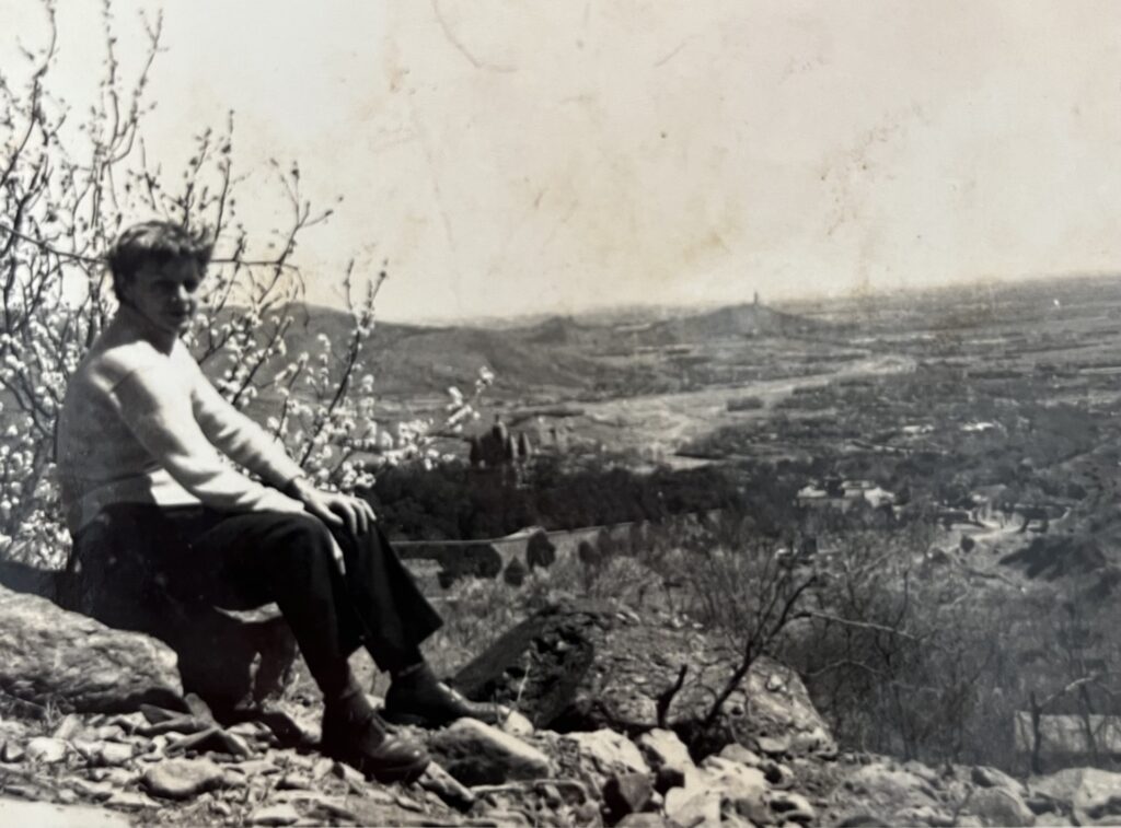 A British family discovered their communist grandmother's Chinese souvenir chest contained a £40,000 Imperial art collection, including a 230-year-old Qing dynasty dragon robe.