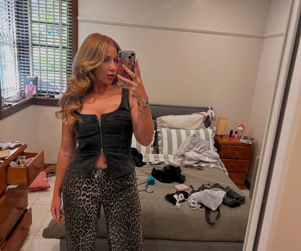 MAFS UK bride Polly Sellman says she never wants to leave Australia but feels she is on borrowed time - the reality star claims she cannot even afford a flight home to see family.