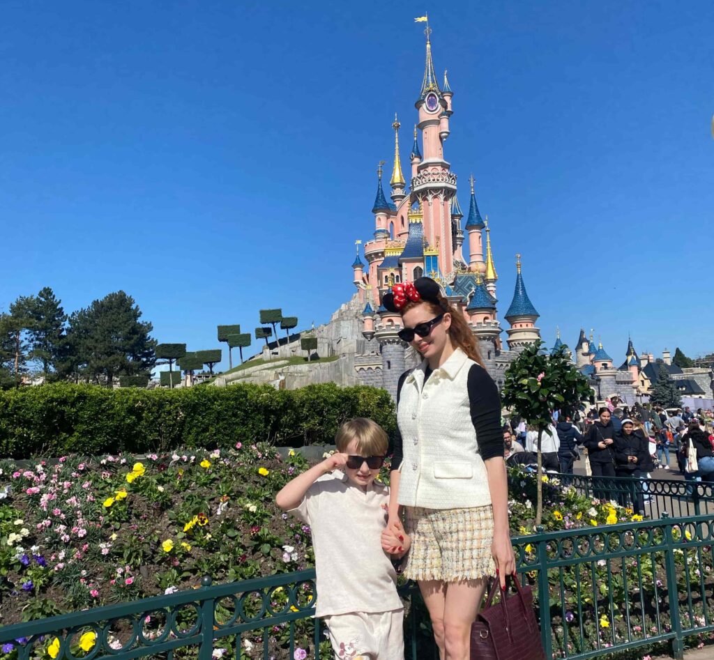 Two mums clash over kids’ screentime as new guidance suggests limits, with one enforcing strict rules and the other allowing hours daily, sparking debate on parenting styles.