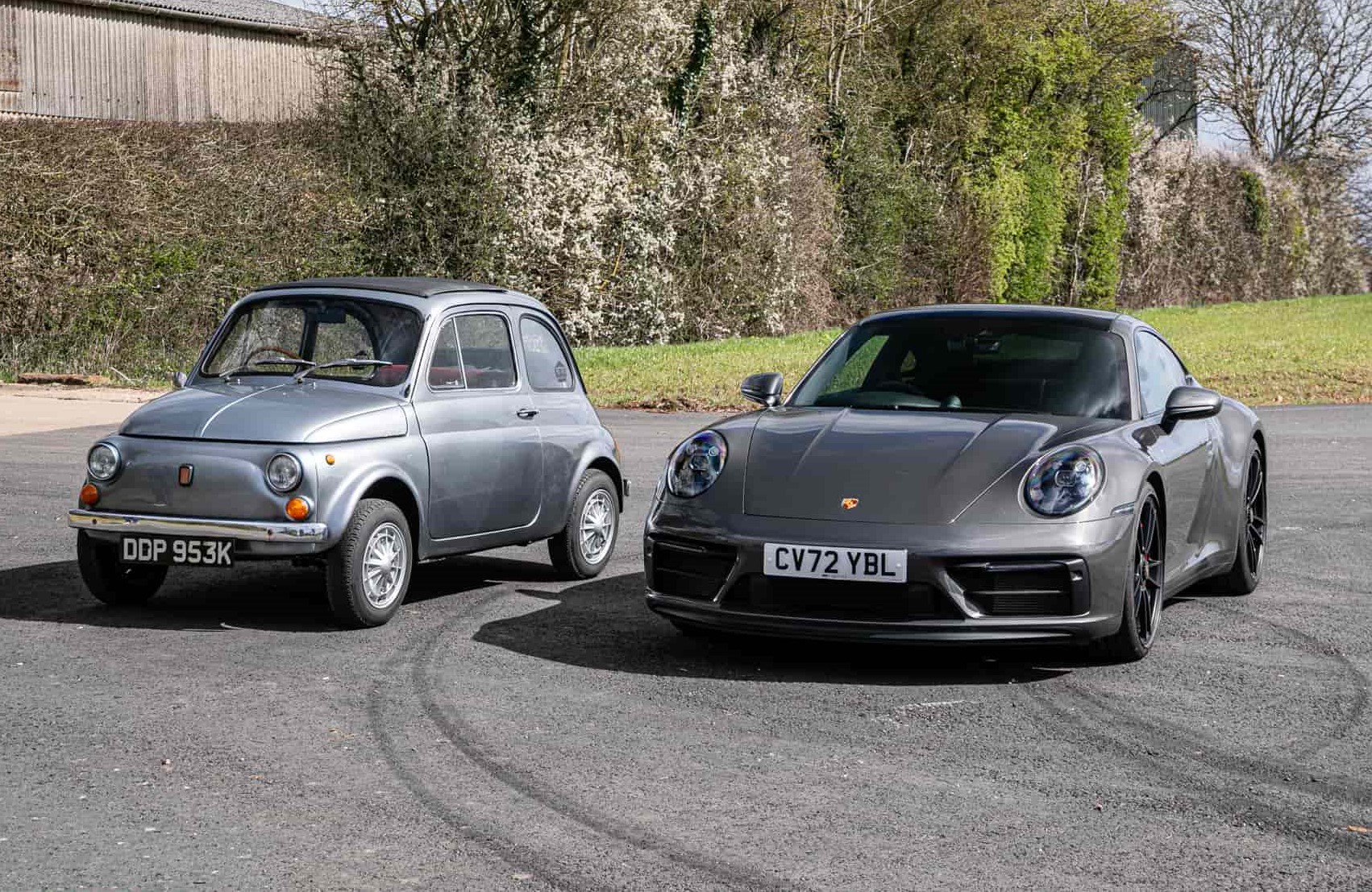 Two cars from late singer Chris Rea’s collection, a low-mileage Porsche 911 and a classic electric Fiat 500, are set to fetch over £100,000 at auction.