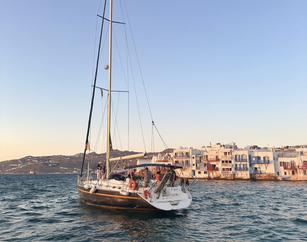 Couple turned buying their first home into a free £7,400 dream trip to Greece through a real estate rewards program - then used points to book a £15,000 honeymoon to Hawaii.