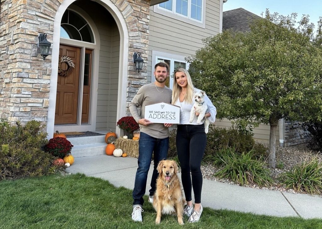 Couple turned buying their first home into a free £7,400 dream trip to Greece through a real estate rewards program - then used points to book a £15,000 honeymoon to Hawaii.