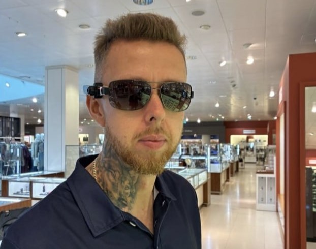 A British dad has gone viral sharing his three-ingredient pasta bake recipe that feeds a family of four for just £2.78, using budget finds from Aldi and Farm Foods.