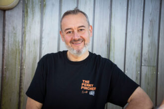 A savvy shopper says switching your weekly grocery run to Monday on food delivery apps could save you up to 60% - and he's got the receipts to prove it.