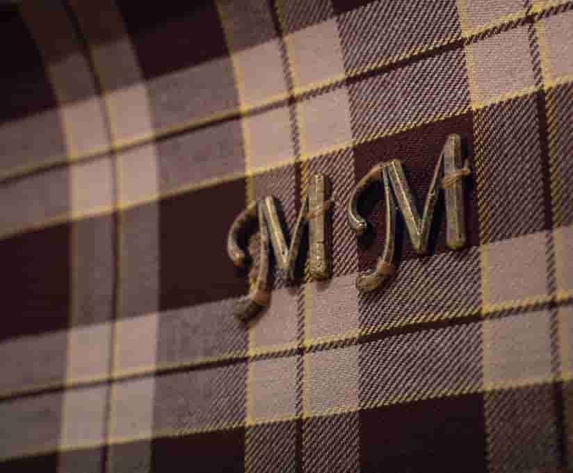 A fully restored 1950 Mercedes-Benz linked to Marilyn Monroe, backed by insurance documents she signed, is heading to auction with a stunning £160,000 estimate.