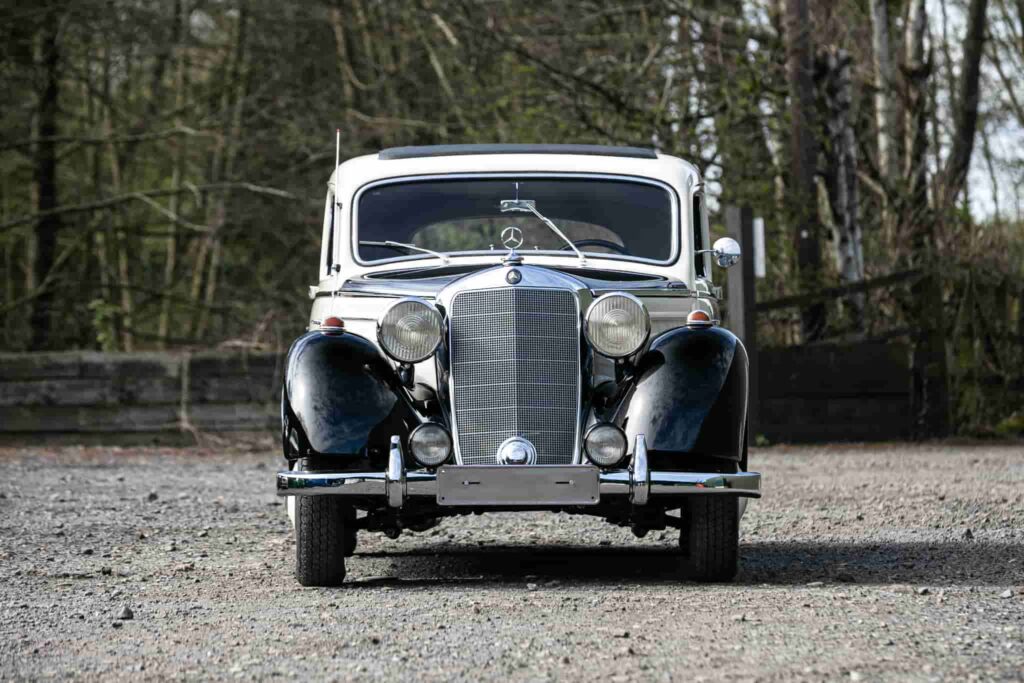 A fully restored 1950 Mercedes-Benz linked to Marilyn Monroe, backed by insurance documents she signed, is heading to auction with a stunning £160,000 estimate.
