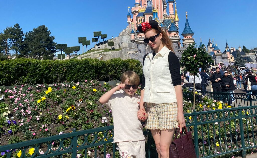 Two mums clash over kids’ screentime as new guidance suggests limits, with one enforcing strict rules and the other allowing hours daily, sparking debate on parenting styles.