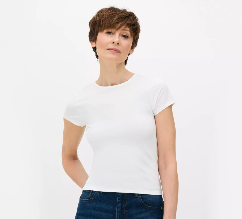 Victoria Beckham is selling a plain white T-shirt for £150 - but shoppers say it looks identical to a £5 Primark top. Here is how the two basic tees really compare.