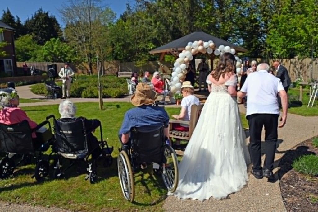 British bride weds in two ceremonies within two days in a heartbreakingly beautiful bid to walk down the aisle with her grandad who is suffering from dementia.