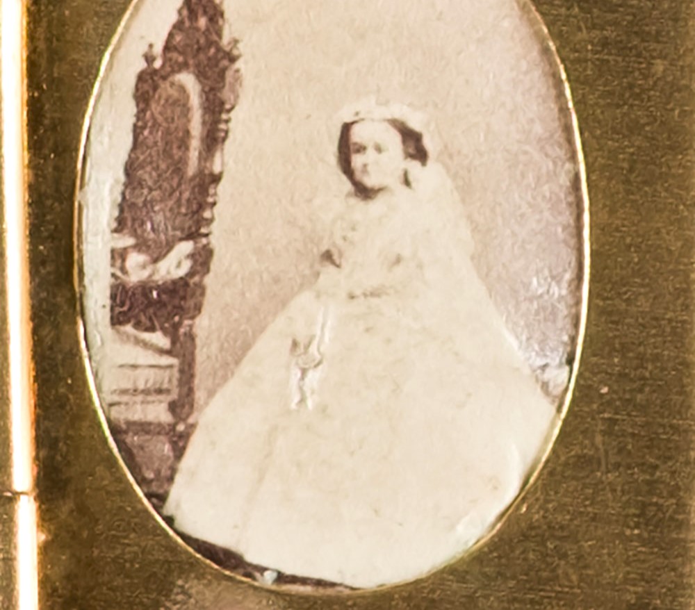 A rare Victorian miniature brass locket celebrating General Tom Thumb and Lavinia Warren's 1863 celebrity wedding goes to auction in Gloucestershire this week.