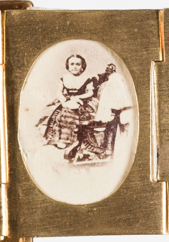 A rare Victorian miniature brass locket celebrating General Tom Thumb and Lavinia Warren's 1863 celebrity wedding goes to auction in Gloucestershire this week.