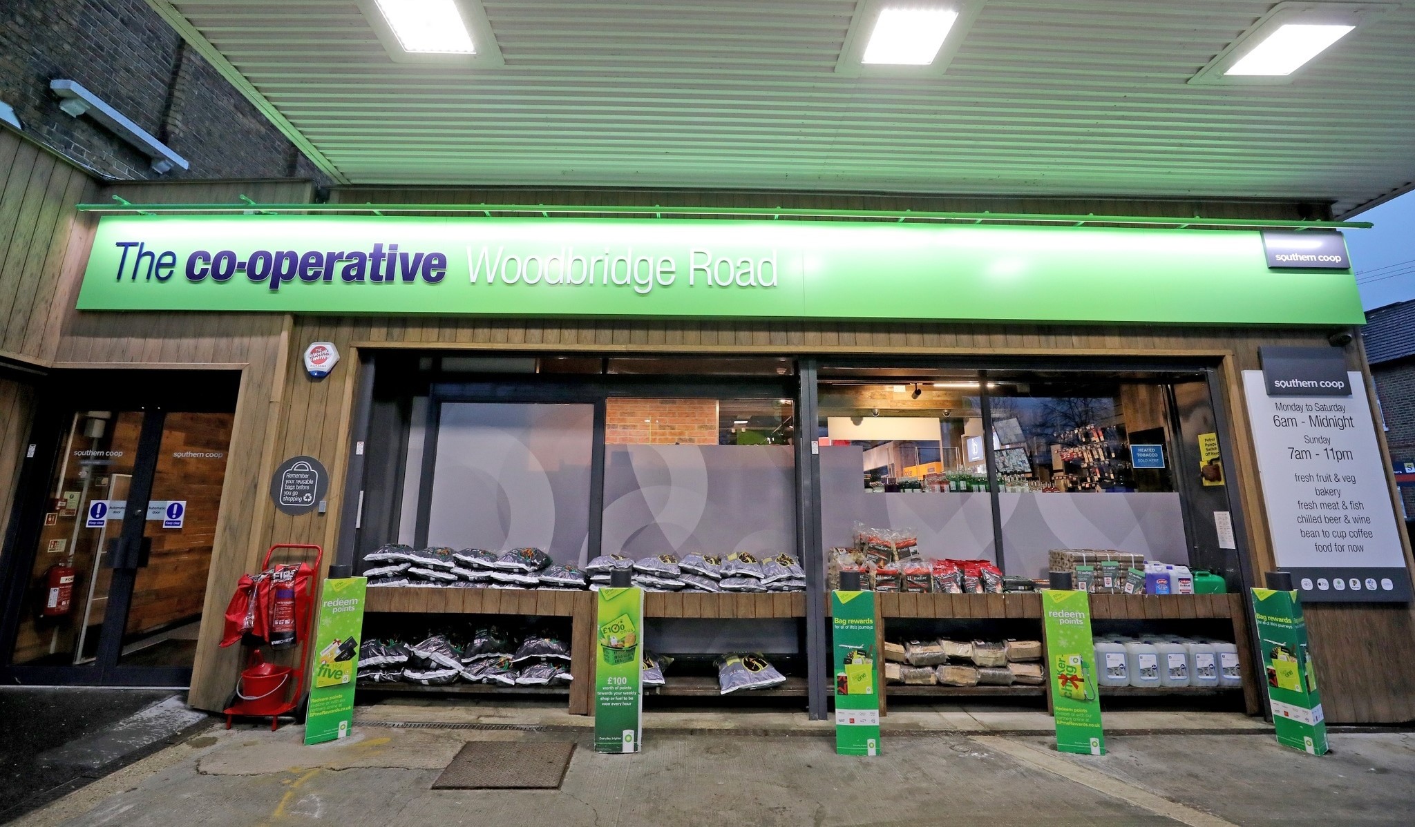 Southern Co-op launches major 140-store shake-up with Snappy Shopper rapid delivery service offering £7 off first orders and groceries delivered in 30 minutes.