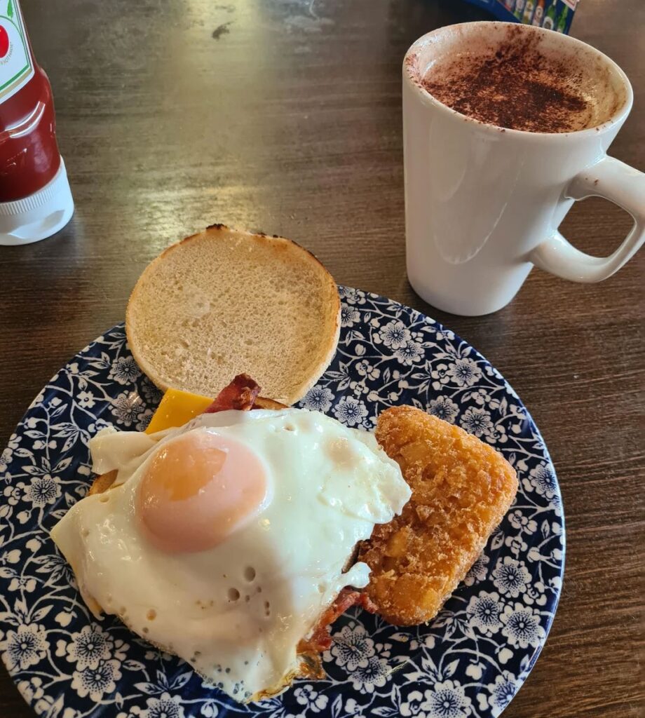 Wetherspoons fans rave about £2.79 breakfast bap deal with bacon, egg, cheese and unlimited refills, claiming it now beats Greggs and Costa rival prices.